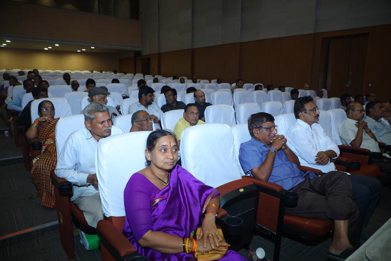 Sri Mulugu Ramalingeshwara Varaprasad Siddhanti was honoured with Jyotishyasastra Vignana Visharadha at Tummalapalli Kalakshetram, Vijayawada (182)